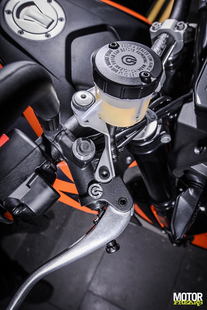 KTM 690 Duke R