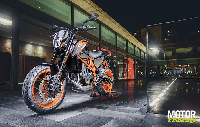 KTM 690 Duke R