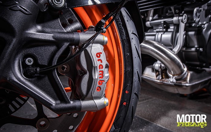 KTM 690 Duke R