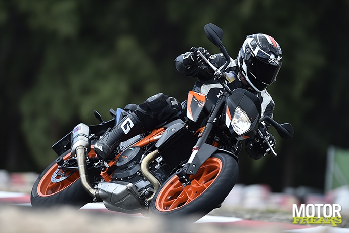 KTM 690 Duke R